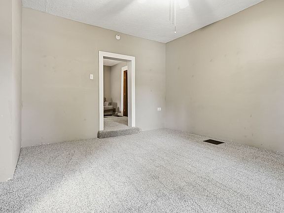 2nd image of 1002 E Empire St