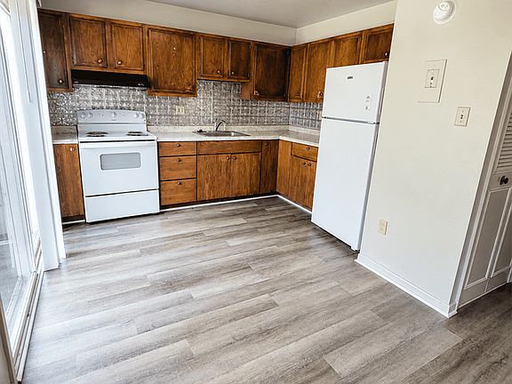 2nd image of 116 Woodgate Rd #116