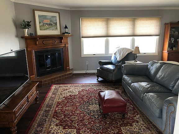 2nd image of 2016 Cornelia Ct
