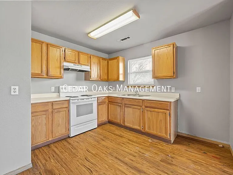 249 Erin Pl #102 — Photo 10