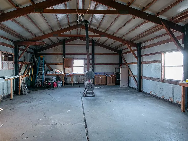 6863 Anderson Ave — Photo 22