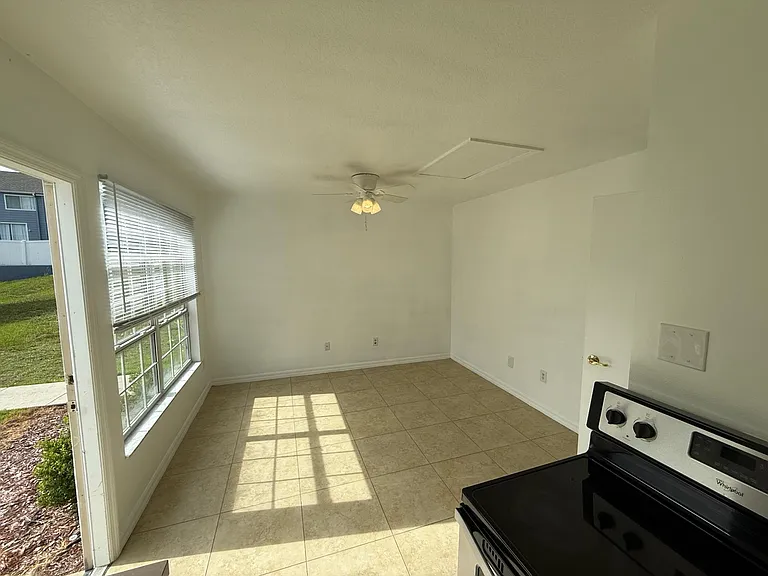 316 Mango Dr #B — Photo 3