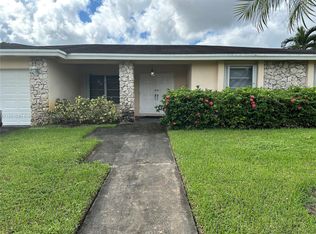 16628 Golfview Dr, Fort Lauderdale, FL 33326