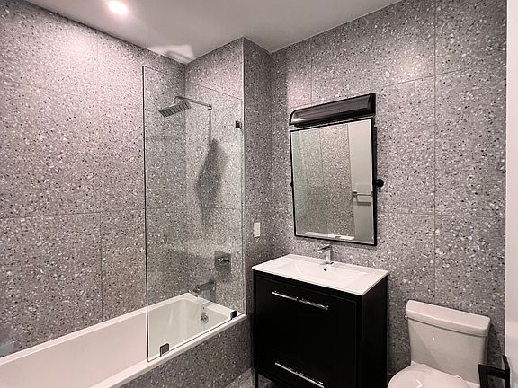 5th image of 2708 Snyder Ave #329