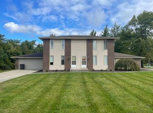 9706 Aboite Center Rd, Fort Wayne, IN 46804