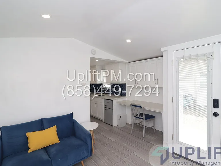 710 Church Ave — Photo 5