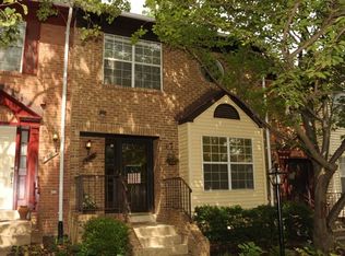 6092 Heatherwood Dr, Alexandria, VA 22310
