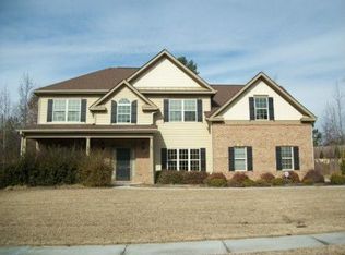 520 Langley Creek Dr, Loganville, GA 30052