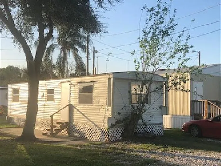 Exterior Lot 4
