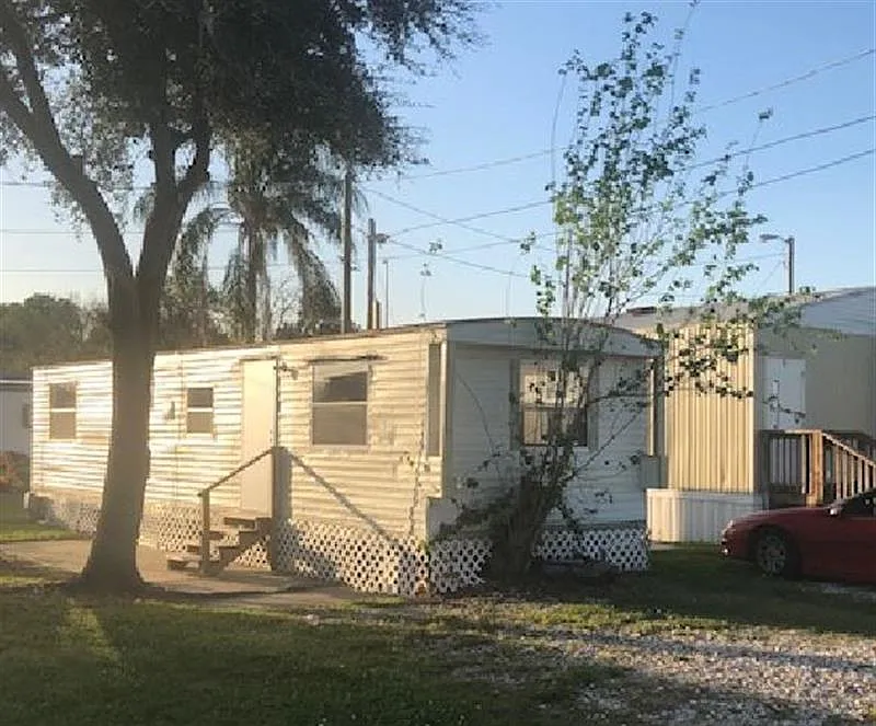 Exterior Lot 4 - 6810 Maple Ln #4