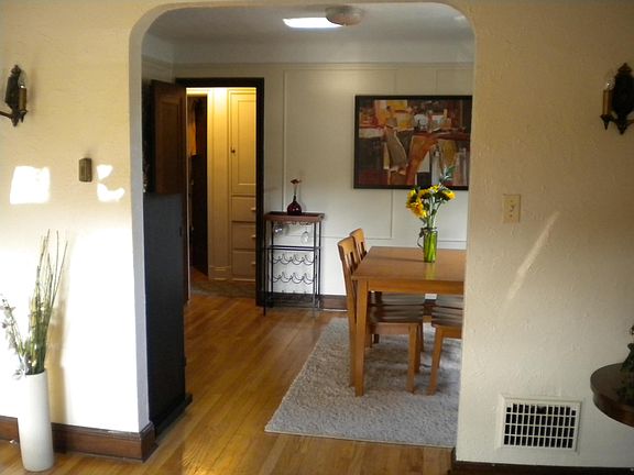 5th image of 1722 W Farnum Ave #1