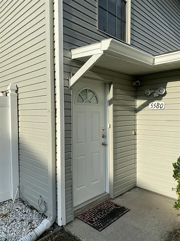 2 bed, 2.0 bath, 909 sqft, $2,000 — Photo 2