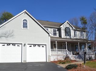 10 Blackberry Hill Rd, Wrentham, MA 02093