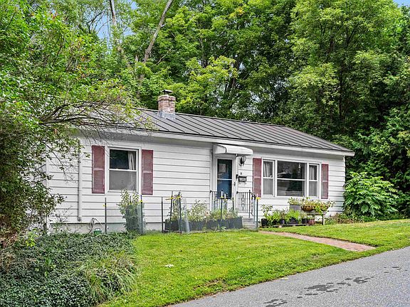 4th image of 18 Maplewood Avenue