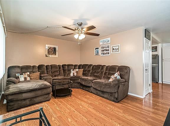 2nd image of 941 Chula Dr