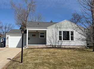 800 27th St NE, Cedar Rapids, IA 52402
