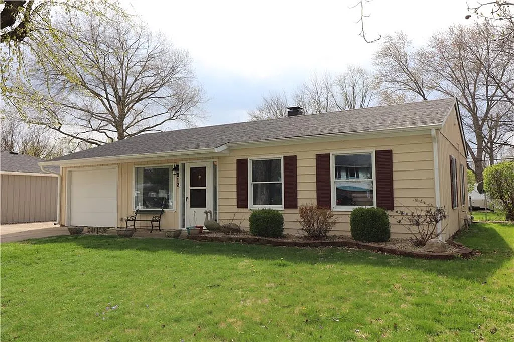 912 Gary Dr photo 1