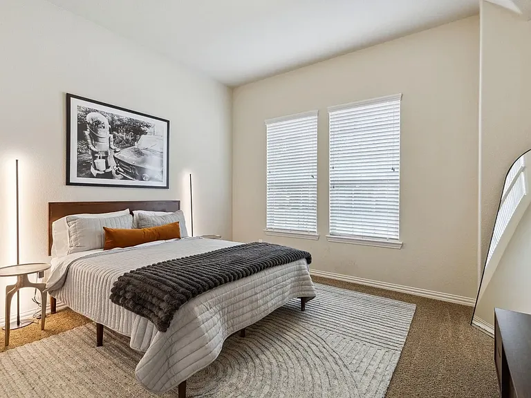 2416 Royal Summit Dr — Photo 14