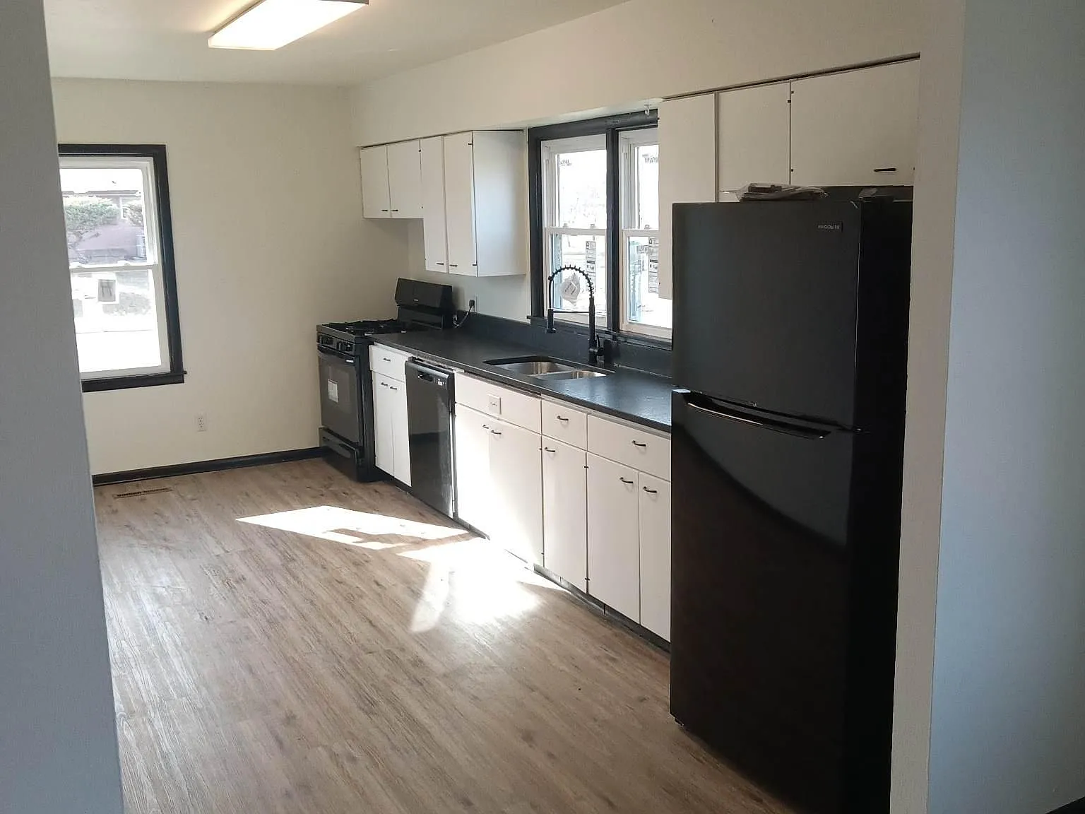 3 bed, 1159 sqft, $1,275 — Photo 4