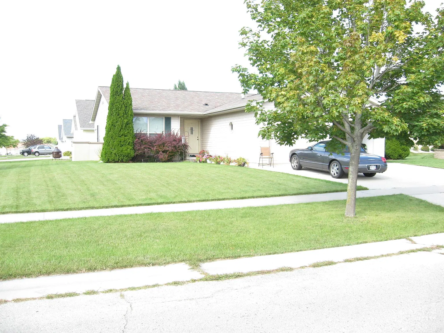 2 bed, 1000 sqft, $1,100 — Photo 3