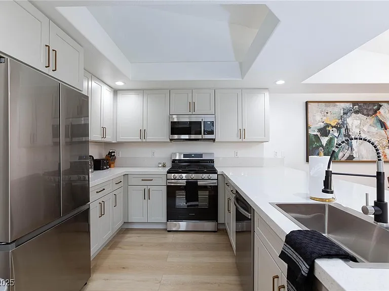 9762 Silver Dusk Ct — Photo 17