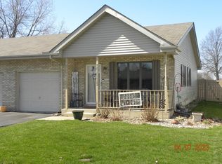 610 Briarwood Dr, Dyer, IN