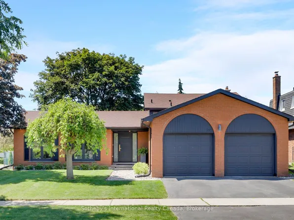 312 Pinegrove Rd, Oakville, ON L6K 3R1