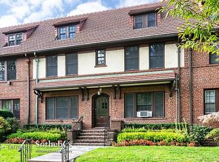 14 Beechknoll Rd FLOOR 1, Forest Hills, NY 11375