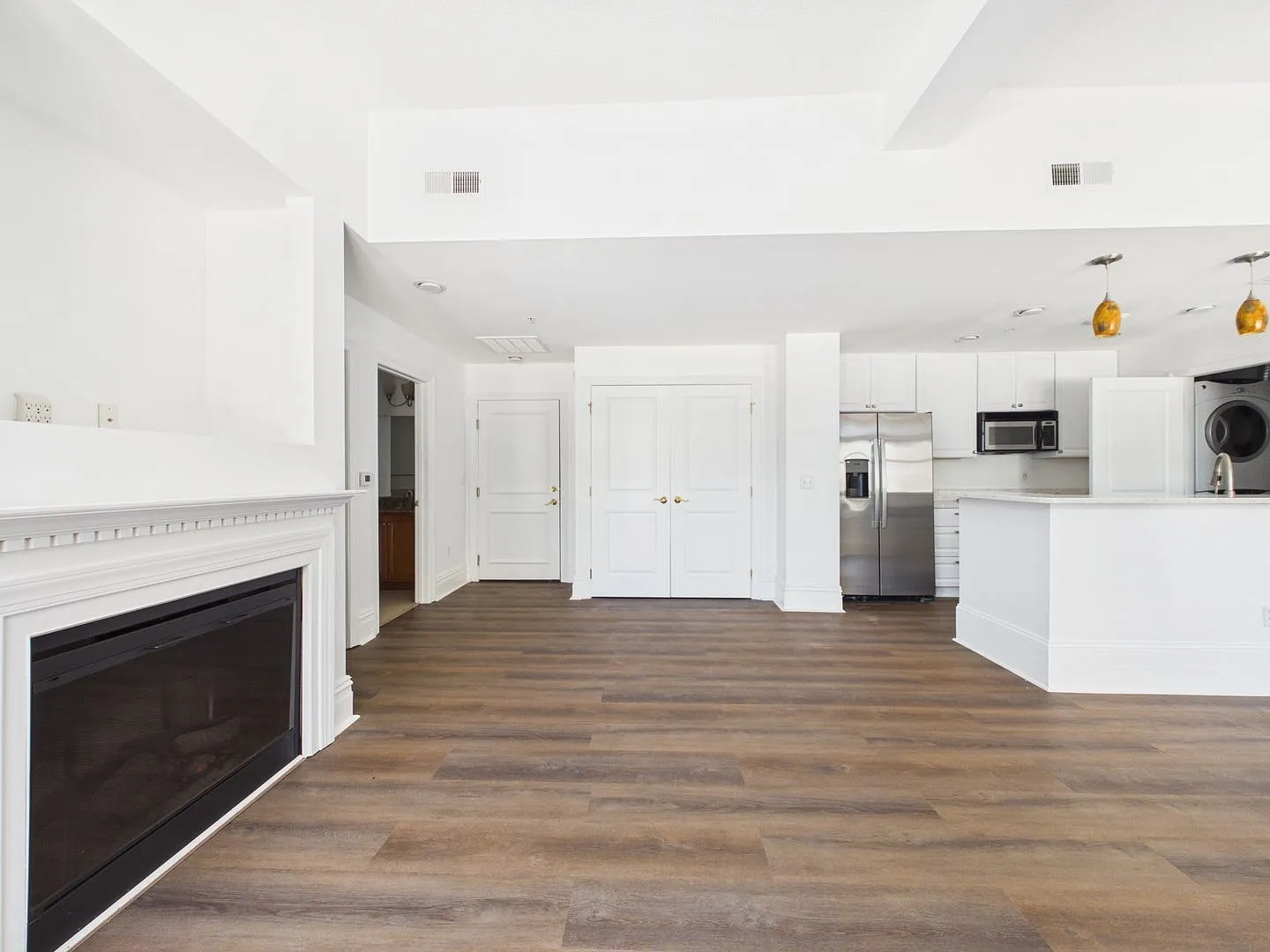 2 bed, 2.0 bath, $1,895 — Photo 4