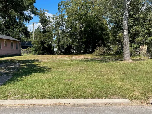 6 Colburn Ave, Orange, TX 77630