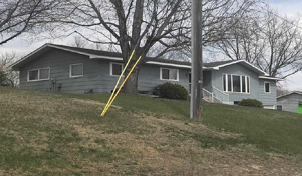 2nd image of 617 W 6th St