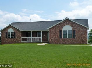 1490 Fairview Dr, Berkeley Springs, WV 25411