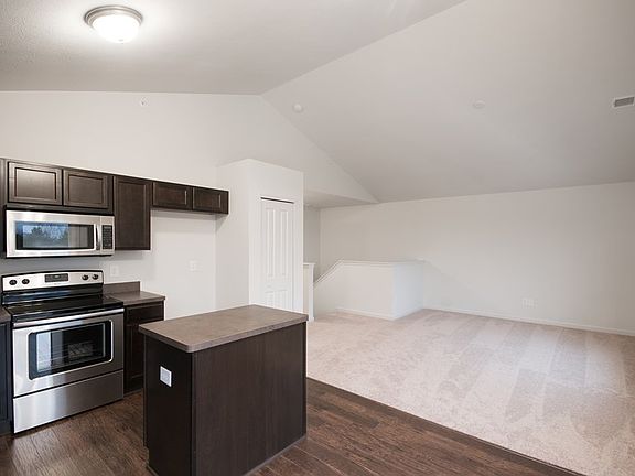 3rd image of 12015 Zircon Ln Unit 600