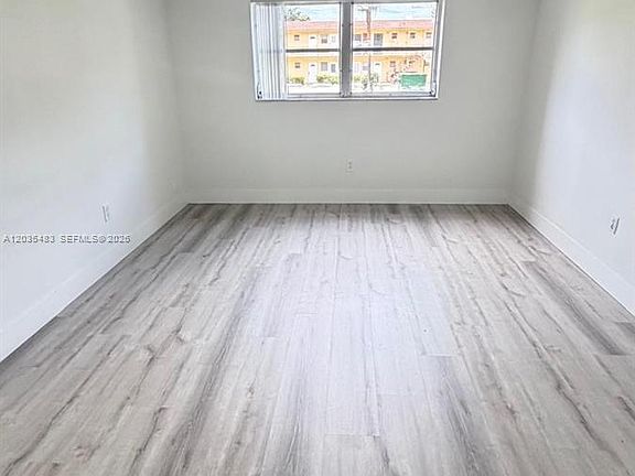 4th image of 20200 NE 27th Ct APT 9