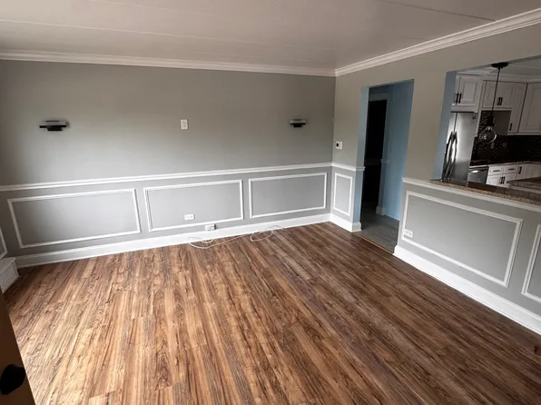 4450 W 111th St APT 22, Oak Lawn, IL 60453