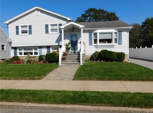 560 Amsterdam Ave, Bridgeport, CT 06606