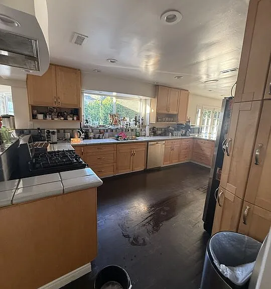 14151 Chandler Blvd — Photo 3