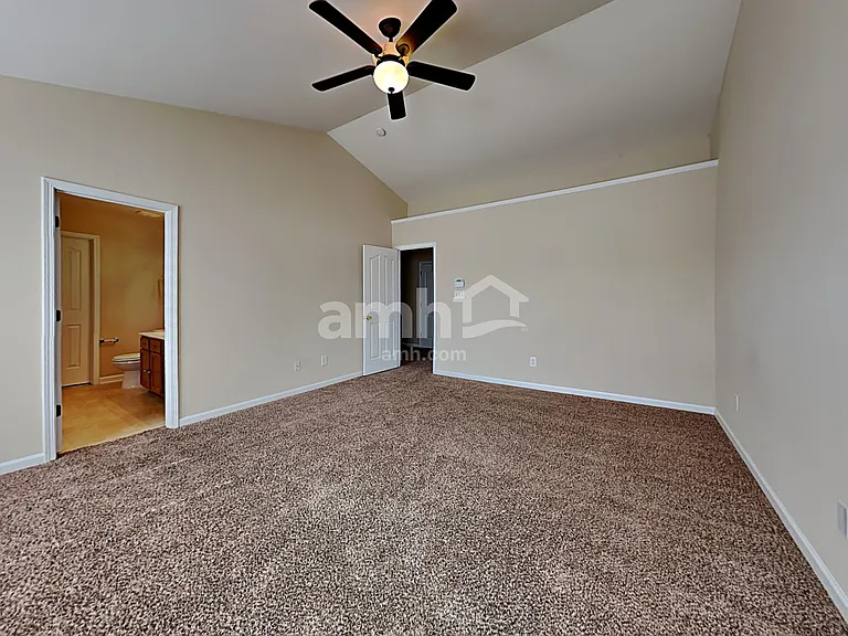 2528 Ingleside Dr — Photo 9