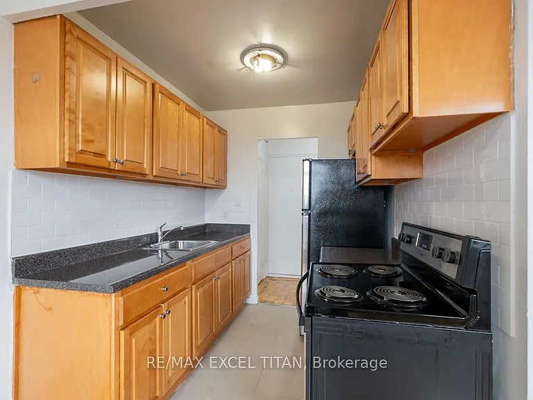 2895 Bathurst St #111 — Photo 6