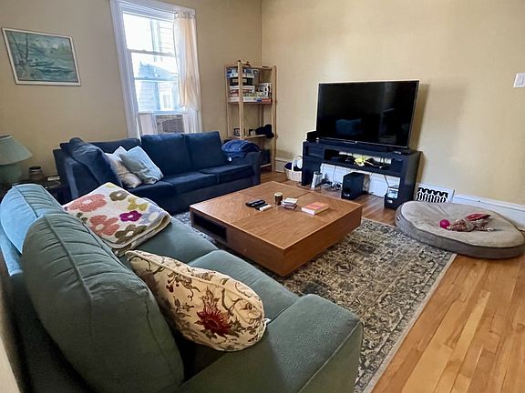 2nd image of 60 Herridge St