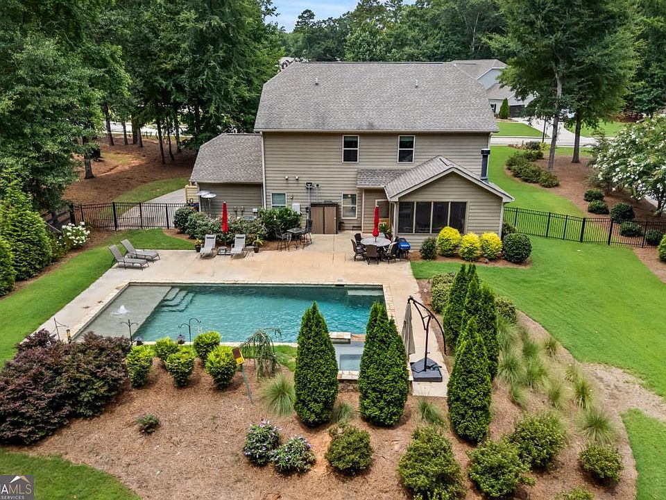 1st image of 672 Callie Cir