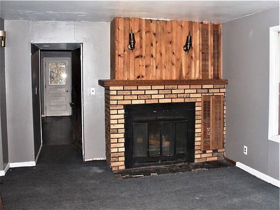 4th image of 428 Poplar St