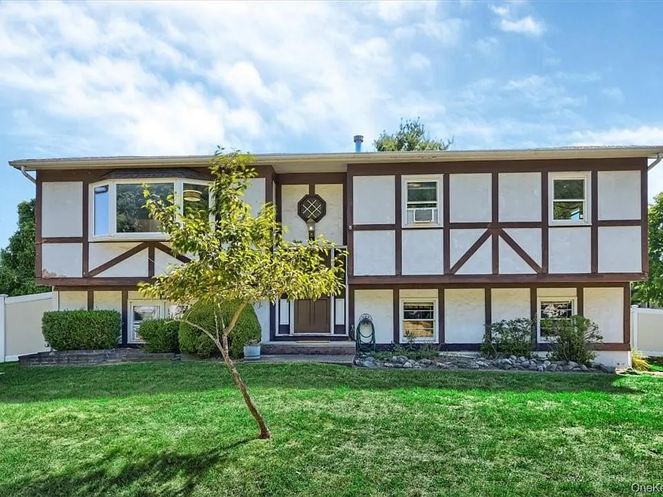 31 Gleason Dr
