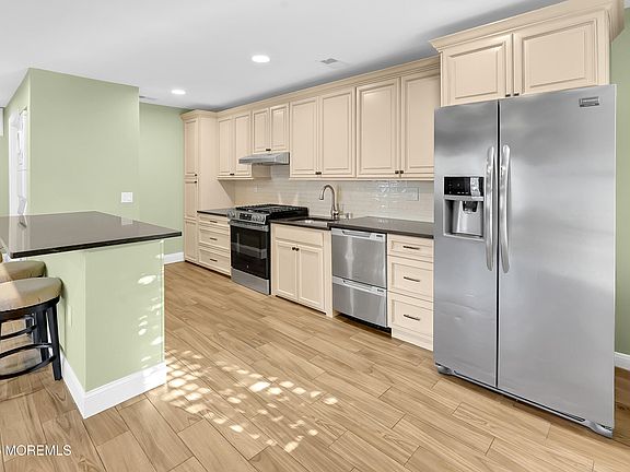 4th image of 202 Owls Nest Court