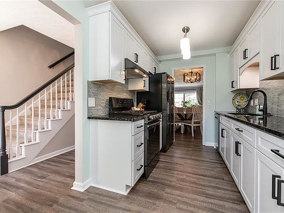 4th image of 34114 Chagrin Blvd #8102