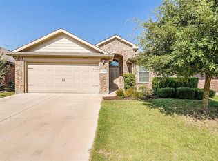 120 Bridlewood St, Azle, TX 76020