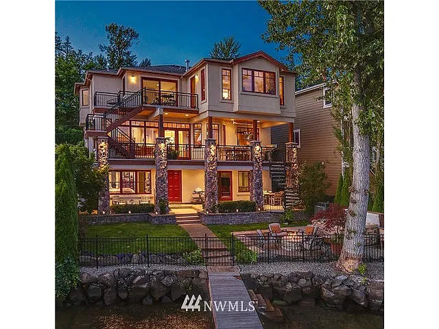 4277 E Lake Sammamish Shore Lane SE photo 1