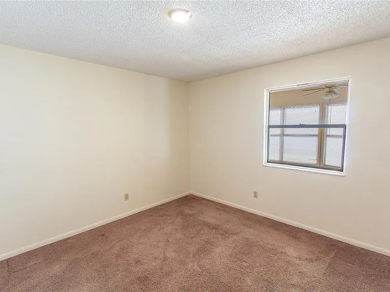 709 Mosley Rd — Photo 9