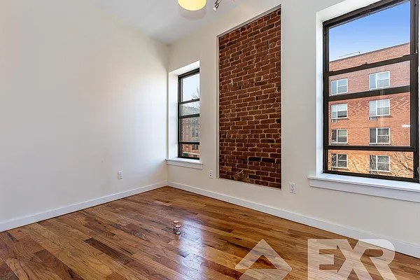 Rented by EXR | media 5