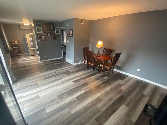 5th image of 10715 S Keating Ave APT 1C
